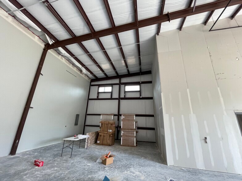 More Photos Of 32223 Tamina Rt, Magnolia Flex For Lease