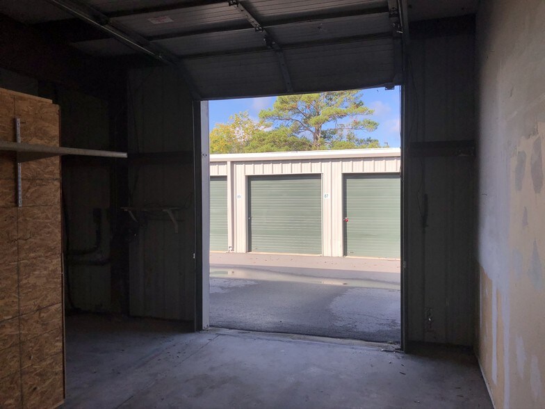 More Photos Of 760 Travelers Blvd, Summerville Flex For Lease
