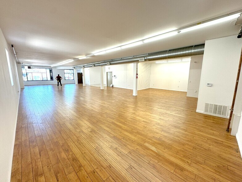 Primary Photo Of 1320 S Main St, Los Angeles Storefront Retail Office For Lease