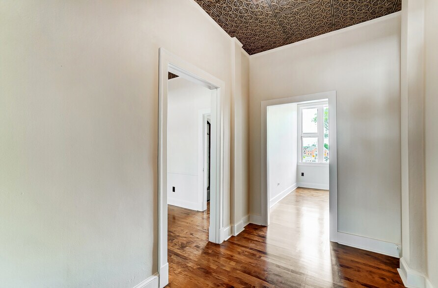 More Photos Of 9-11 N 3rd St, Newark Office For Lease