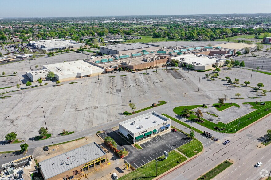 More Photos Of 8247 E 71st St, Tulsa Storefront For Lease