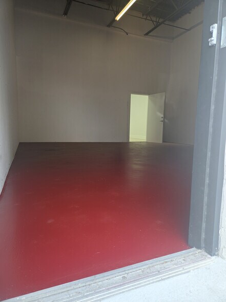 More Photos Of 1011 NW 51st St, Fort Lauderdale Unknown For Lease