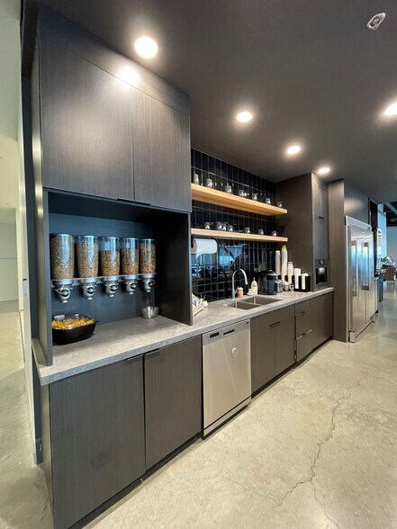 More Photos Of 1557 W Innovation Way, Lehi Office For Lease