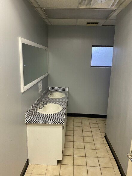 More Photos Of 1577 Mount Zion Rd, Morrow Medical For Lease
