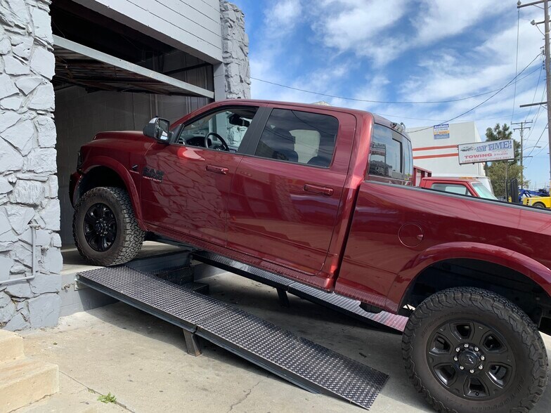 More Photos Of 225 E Redondo Beach Blvd, Gardena Industrial For Sale