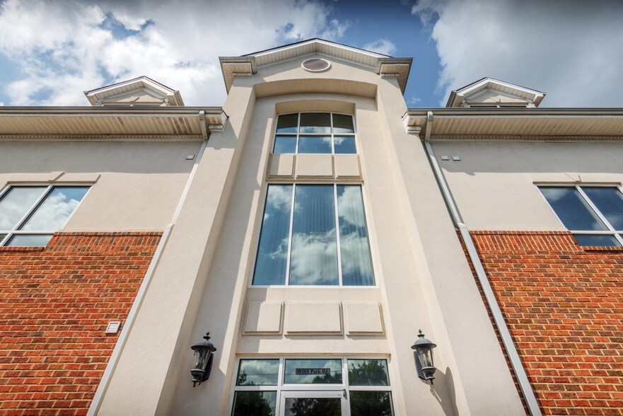 More Photos Of 10460 Park Rd, Charlotte Medical For Lease