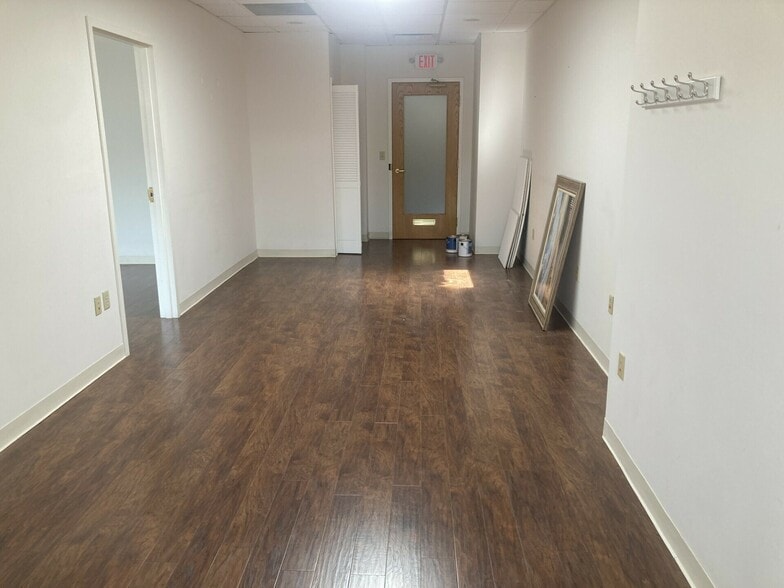 More Photos Of 19 Main St, Hingham Storefront Retail Office For Lease