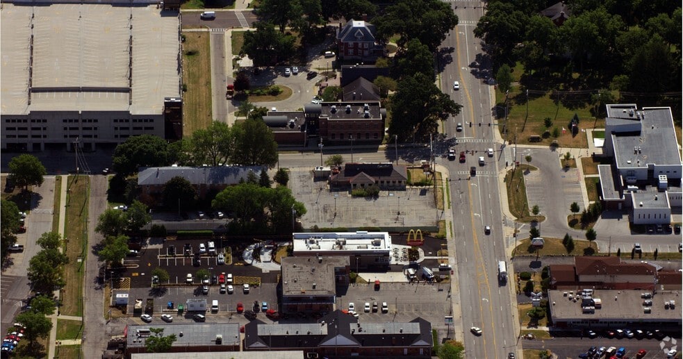 More Photos Of 701 W Lincoln Hwy, Dekalb Restaurant For Lease