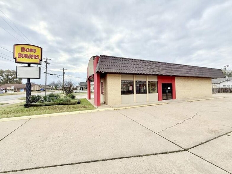 More Photos Of 1103 N Arkansas Ave, Russellville Freestanding For Sale