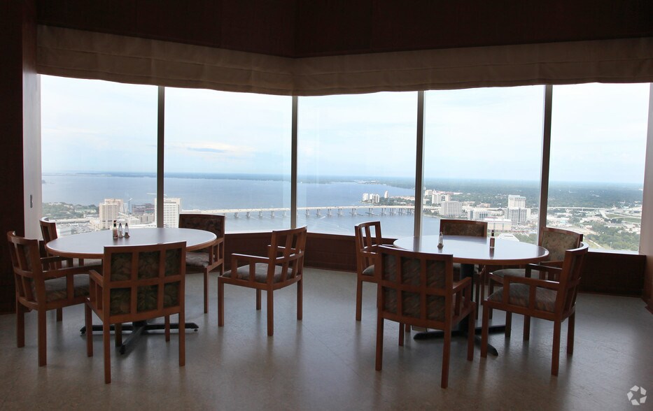 More Photos Of 50 N Laura St, Jacksonville Office For Lease