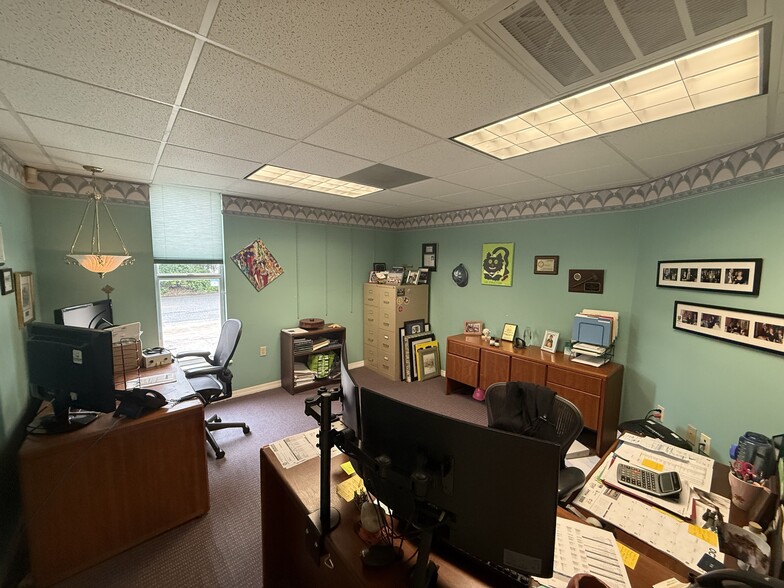 More Photos Of 4205 Edgewater Dr, Orlando Office For Sale