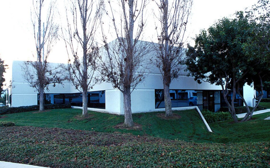 More Photos Of 7525 Metropolitan Dr, San Diego Research And Development For Lease