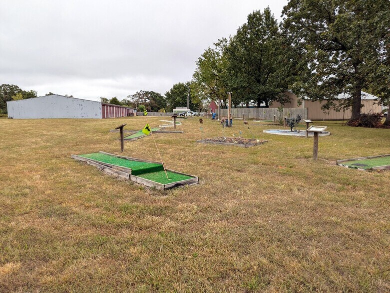 More Photos Of 22889 MO-64 Hwy, Hermitage Self Storage For Sale