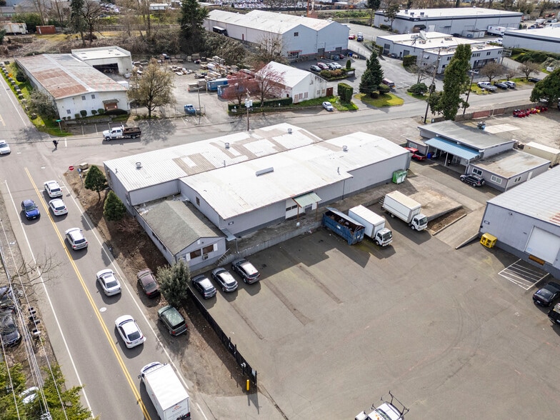 More Photos Of 5301-5303 NE 105th Ave, Portland Unknown For Lease