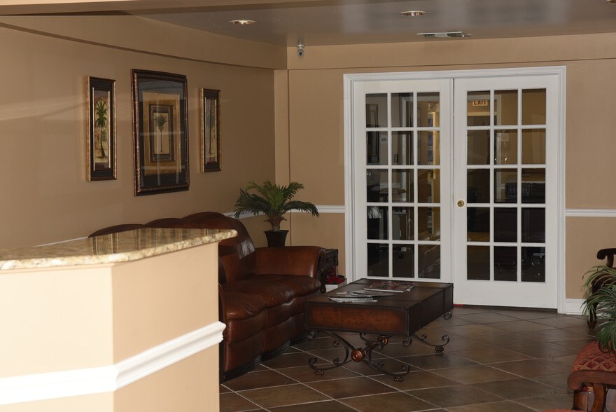 More Photos Of 4227 Henderson Blvd, Tampa Freestanding For Sale