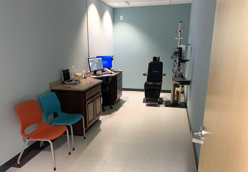 More Photos Of 1485 Jesse Jewell Pky, Gainesville Medical For Lease