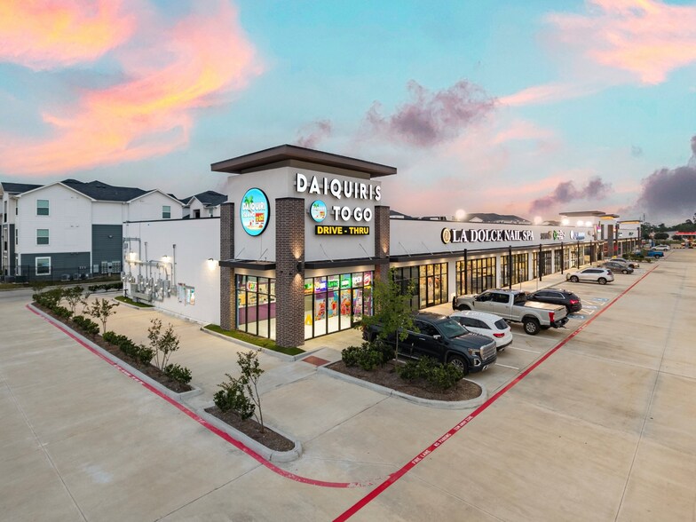 More Photos Of 10525 N Sam Houston Pky E, Humble Unknown For Lease