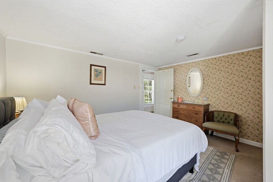 More Photos Of 508 Church St, Oriental Hospitality For Sale