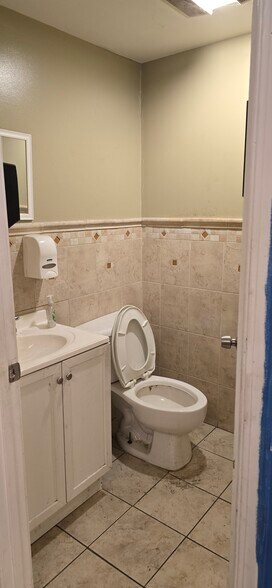 More Photos Of 9203 Enterprise Ct, Manassas Industrial For Sale