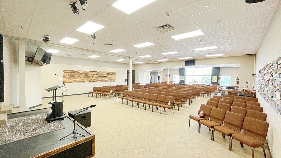 More Photos Of 208 N 1st Ave, Sandpoint Storefront Retail Office For Sale