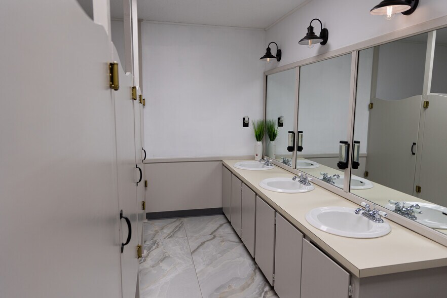 More Photos Of 552 Old Mill Rd, Campobello Lodge Meeting Hall For Sale