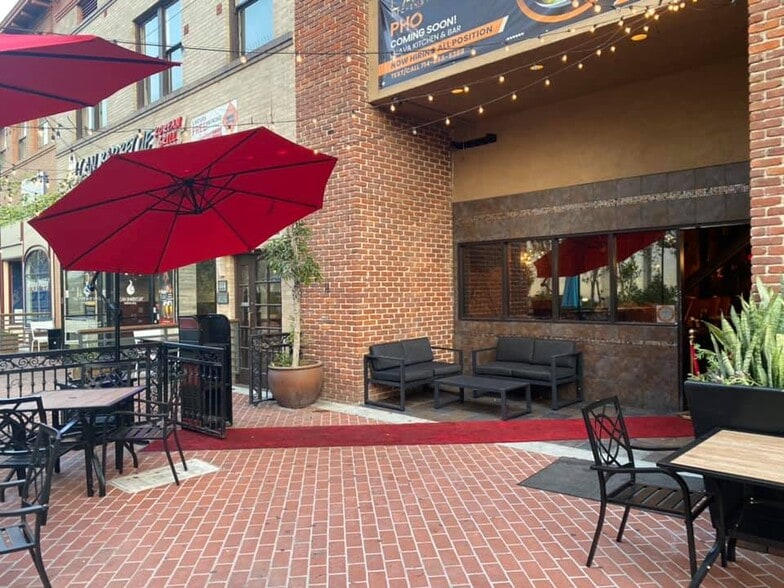 More Photos Of 414-416 W 4th St, Santa Ana Office For Sale