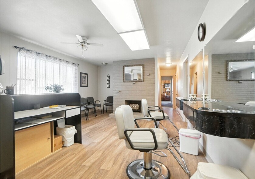 More Photos Of 5402-5404 N Main St, Dayton Office For Sale