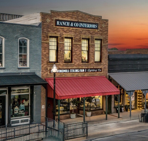 Primary Photo Of 106 W Main St, Pilot Point Storefront For Sale