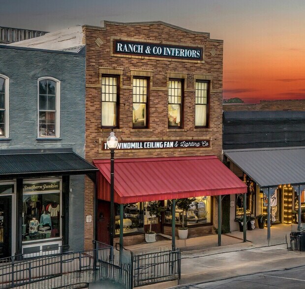 Primary Photo Of 106 W Main St, Pilot Point Storefront For Sale