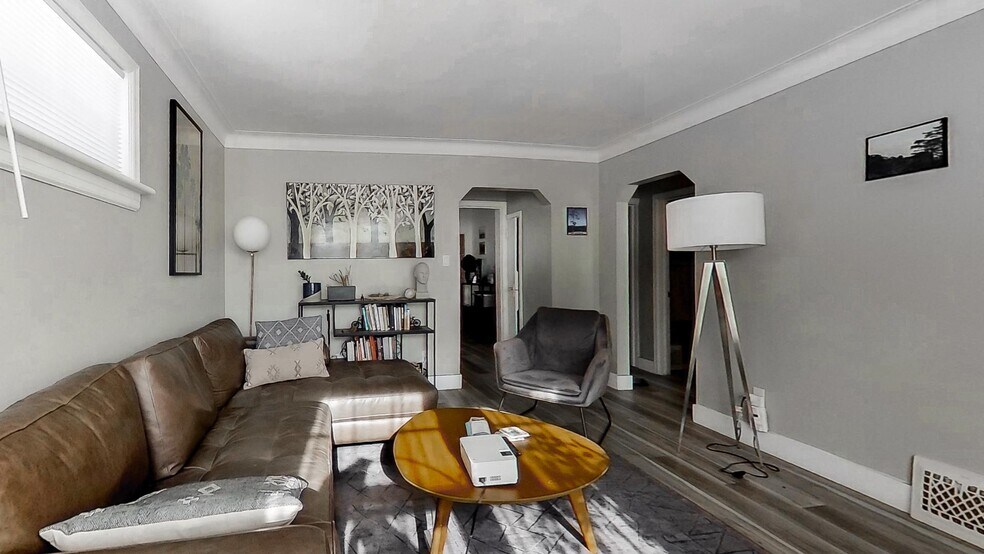 More Photos Of 358 Cartier Av, Sudbury Apartments For Sale