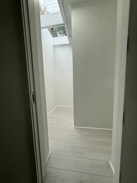 More Photos Of 3516 Sacramento St, San Francisco Storefront Retail Office For Lease