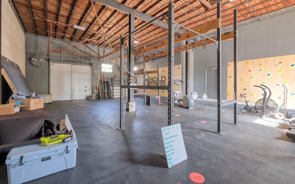 More Photos Of 2302 Main St, Waller Office For Sale