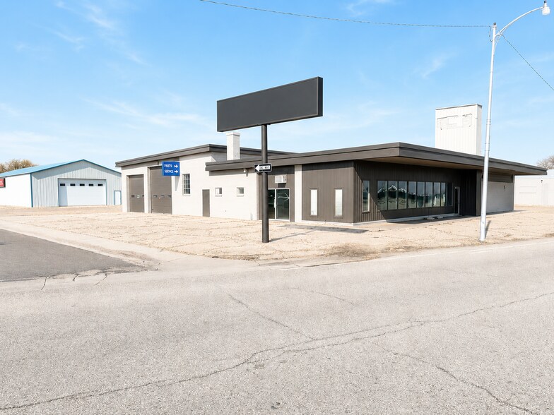 Primary Photo Of 622 W 1st St, Julesburg Auto Dealership For Sale