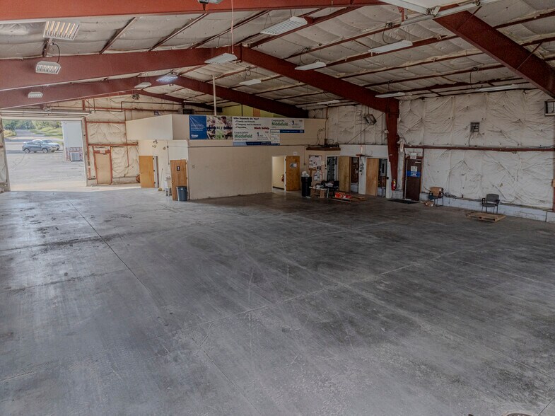More Photos Of 15454 W High St, Middlefield Warehouse For Sale