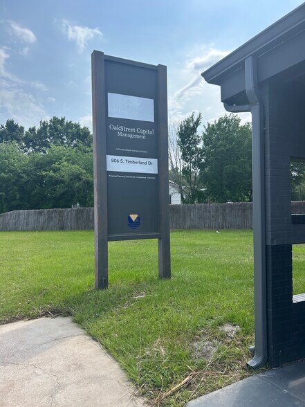 More Photos Of 806 S Timberland Dr, Lufkin Coworking Space
