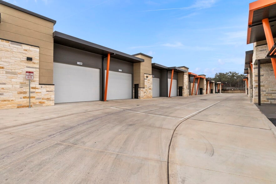 More Photos Of 7231 Stonewall Bnd, San Antonio Self Storage For Sale