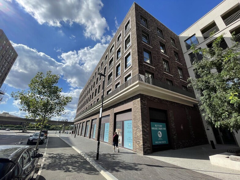 More Photos Of Atlantis Ave, London Apartments For Sale