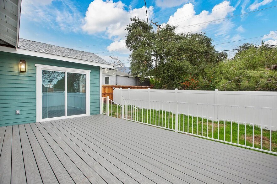 More Photos Of 1736-1740 N Sierra Bonita Ave, Pasadena Office Residential For Sale