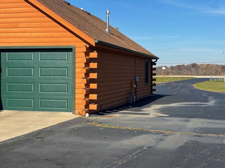More Photos Of 20101 W Cleveland Ave, New Berlin Golf Course Driving Range For Sale