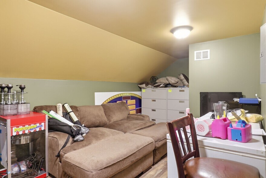 More Photos Of 2081 Niagara St, Buffalo Restaurant For Sale