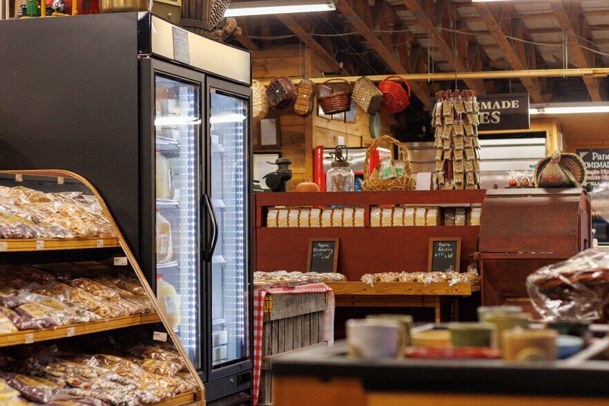 More Photos Of 63 Talona Spur Rd, Ellijay Freestanding For Sale