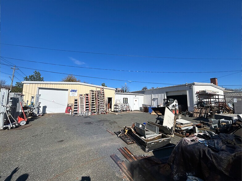 More Photos Of 304 Melfield Ave, Easton Industrial For Sale