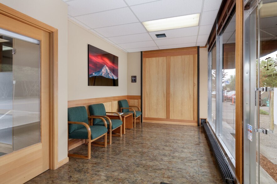 More Photos Of 1111 Broadway St, Vancouver Loft Creative Space For Sale