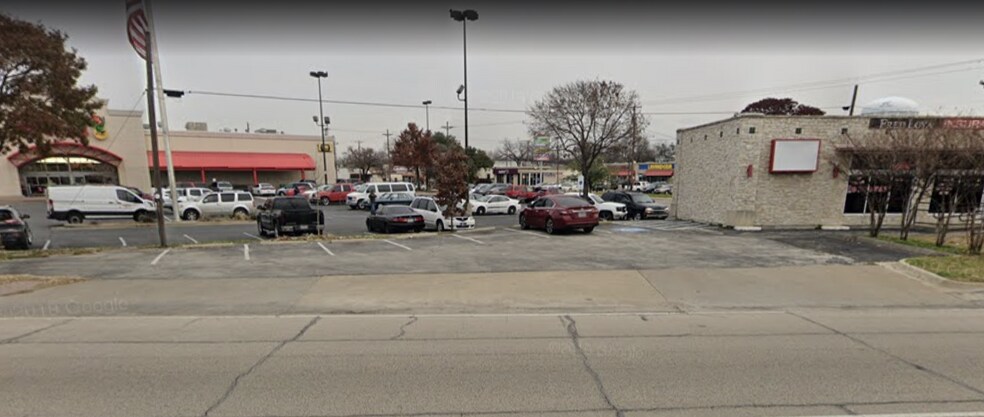 More Photos Of 969 E Irving Blvd, Irving Storefront For Sale