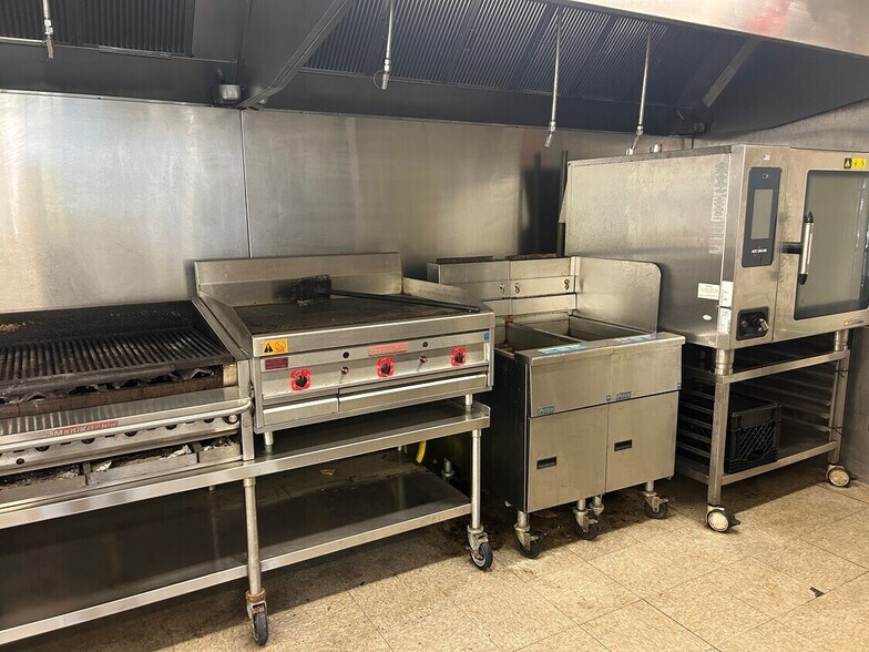 More Photos Of 244 Amesbury Rd, Kensington General Retail For Sale