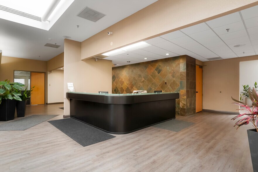 More Photos Of 8381 Southpark Ln, Littleton Medical For Sale