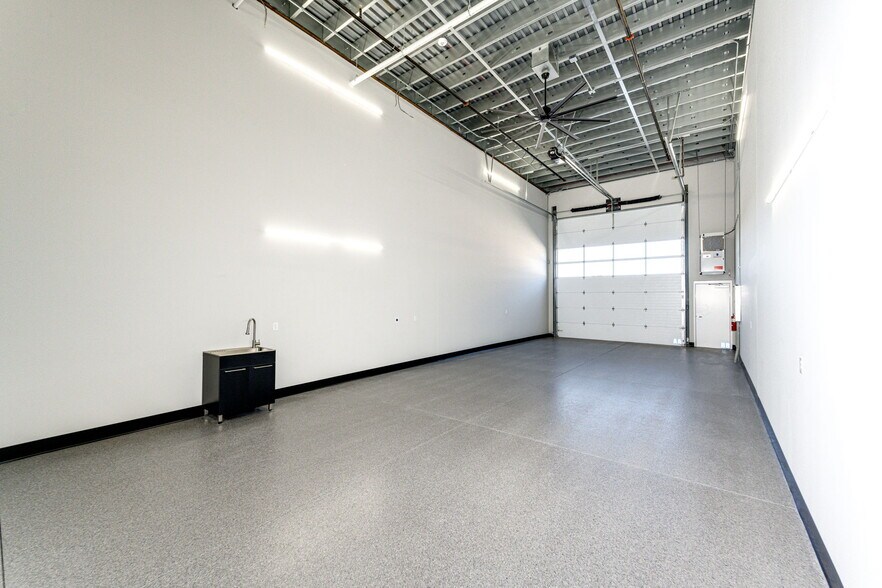 More Photos Of 4390 Regent St, Castle Rock Warehouse For Sale