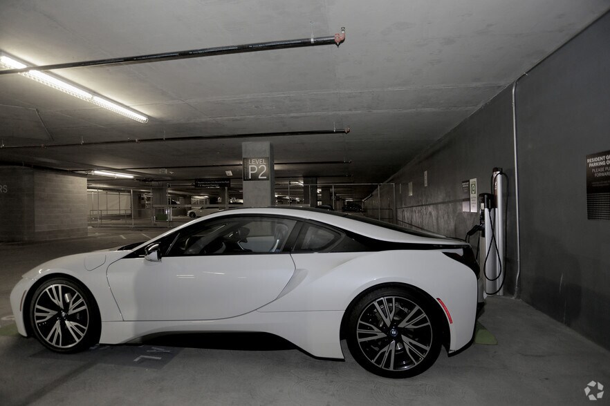 More Photos Of 8500 W Sunset Blvd, West Hollywood Apartments For Lease