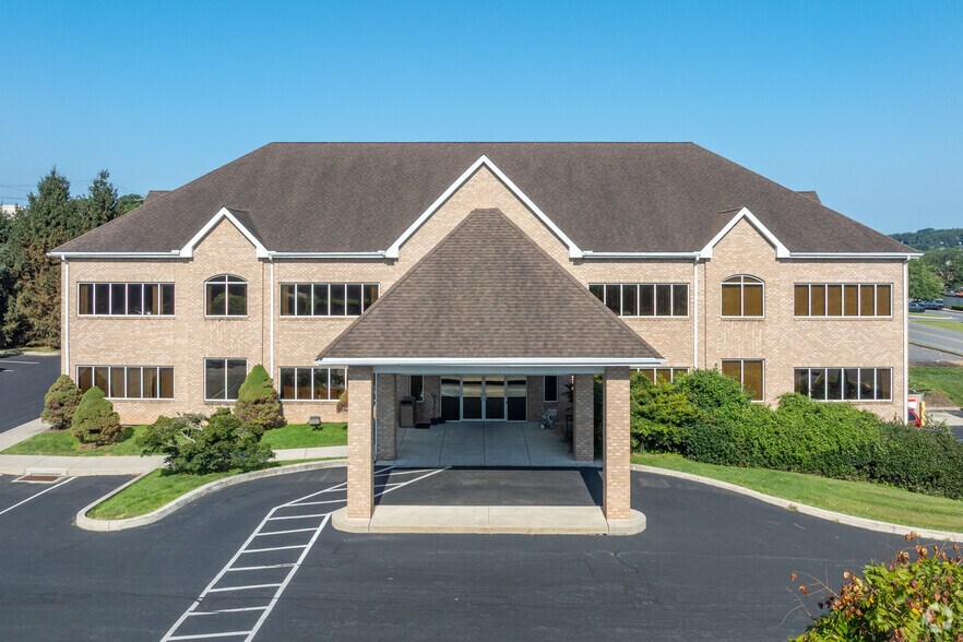 More Photos Of 90 Good Dr, Lancaster Medical For Lease
