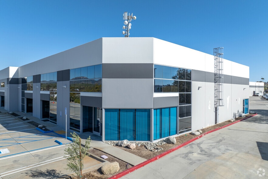 More Photos Of 12760 Danielson Ct, Poway Light Manufacturing For Lease